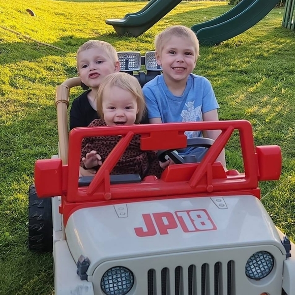 Meet your Posher, Elisha - Picture 10 of 12